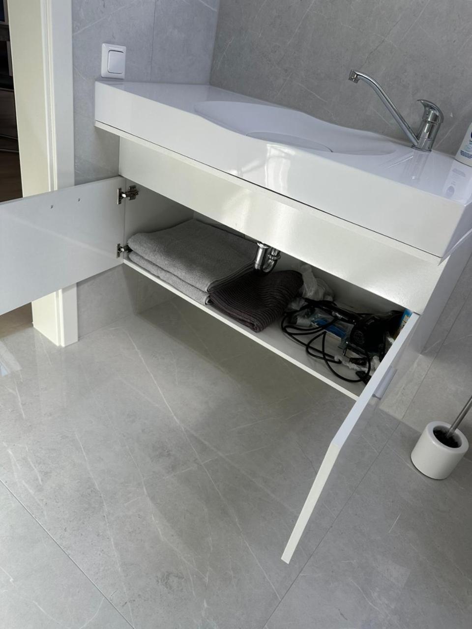 Grosse Gaestehaus Neubau 120m2 Apartment