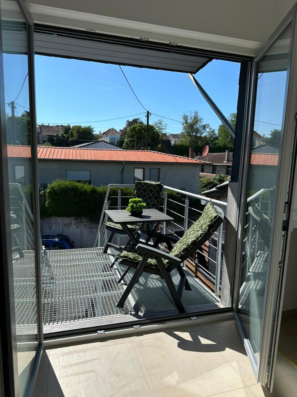 Grosse Gaestehaus Neubau 120m2 *