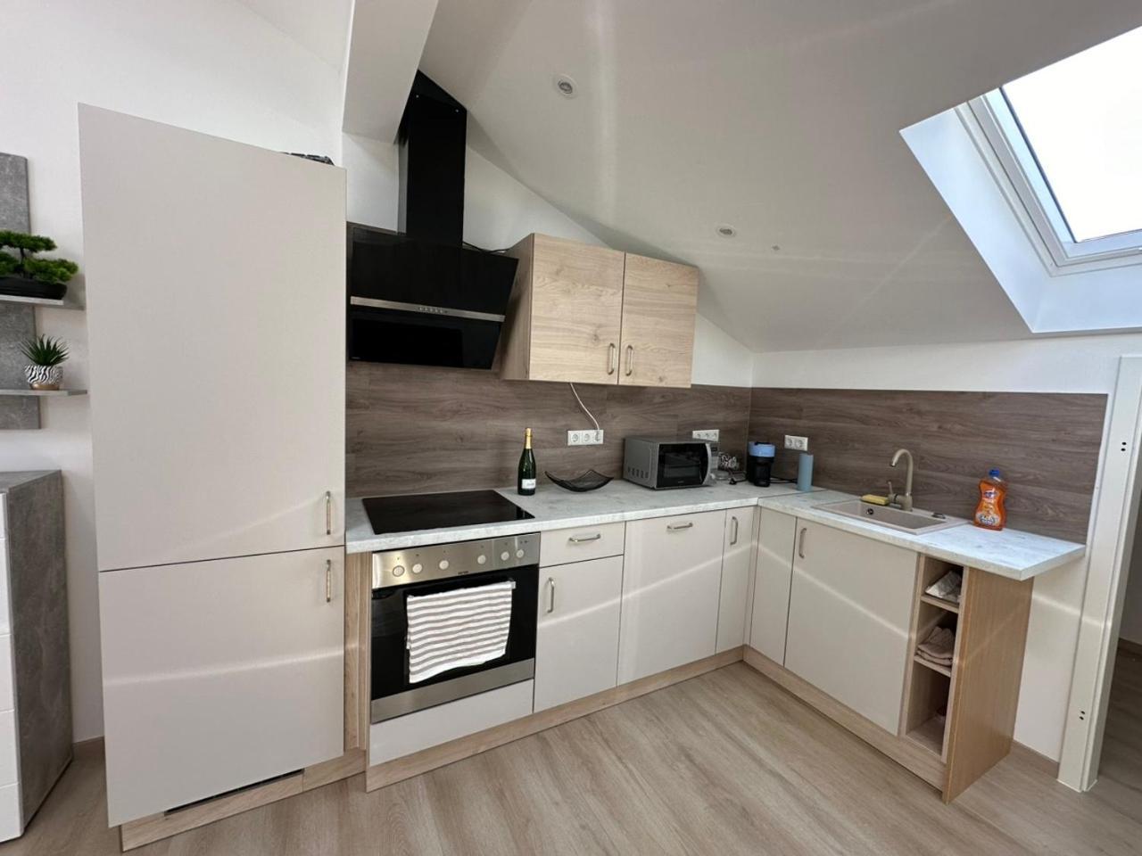 Grosse Gaestehaus Neubau 120m2 Merzig