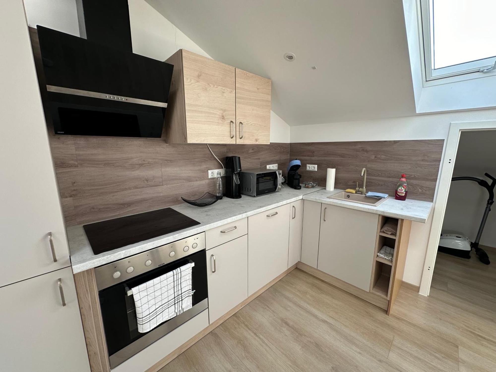 Grosse Gaestehaus Neubau 120m2 Merzig