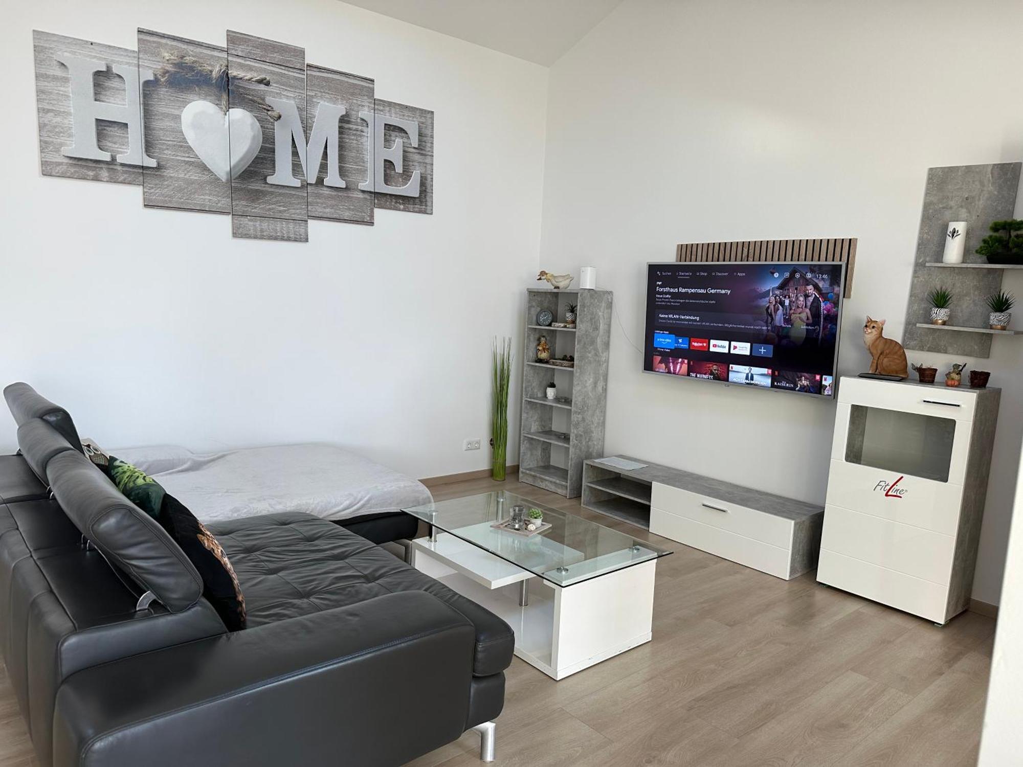 Grosse Gaestehaus Neubau 120m2 Apartment