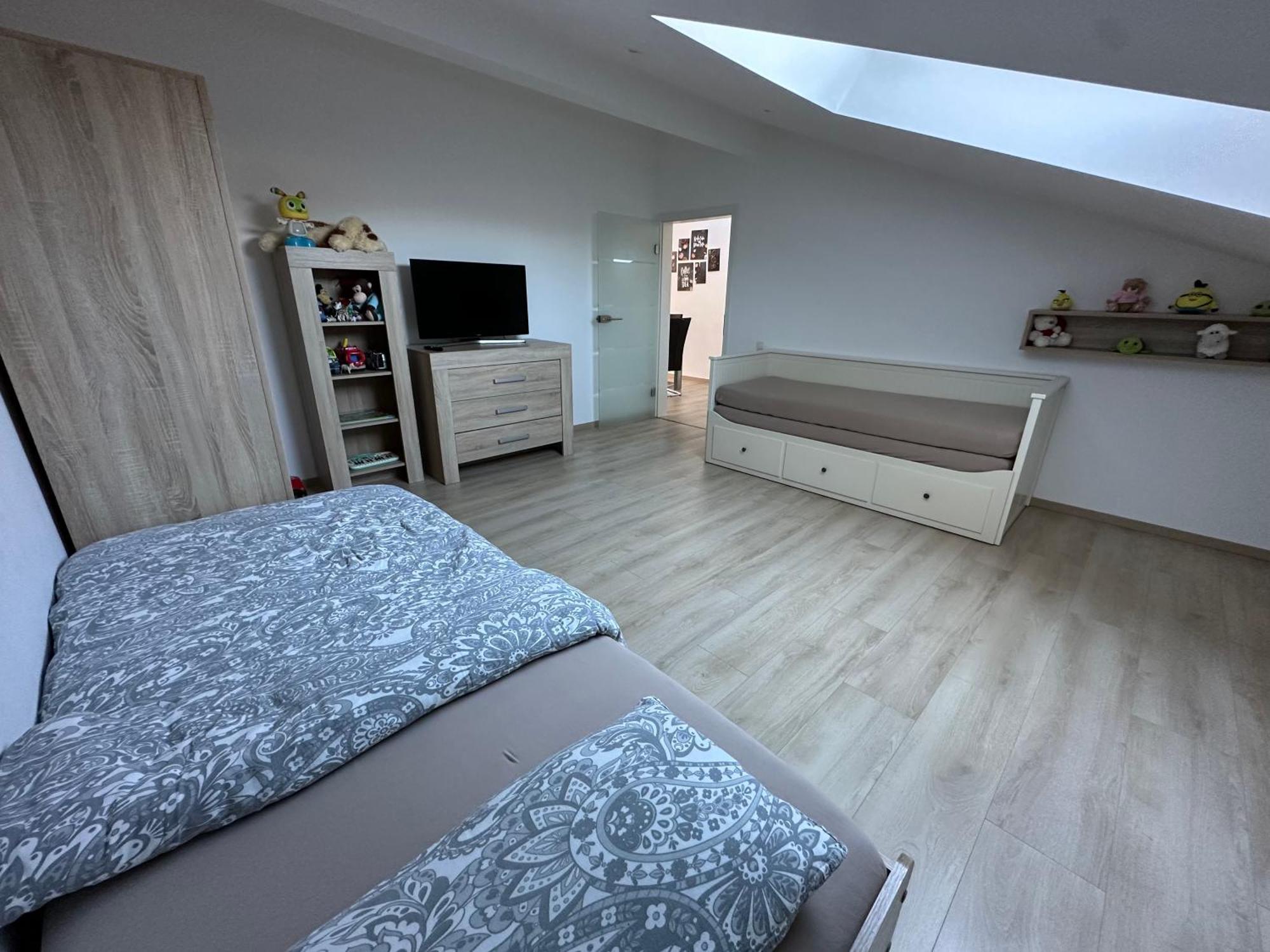 Grosse Gaestehaus Neubau 120m2